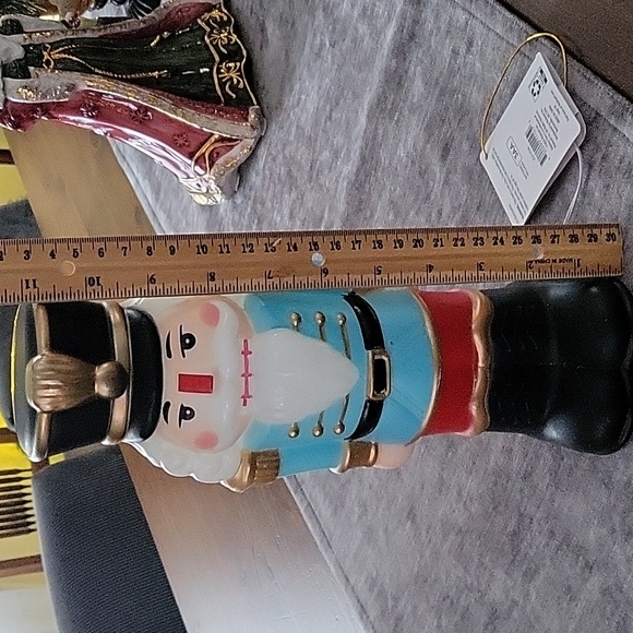 11 " Tabletop light-up Nutcracker - Picture 5 of 5